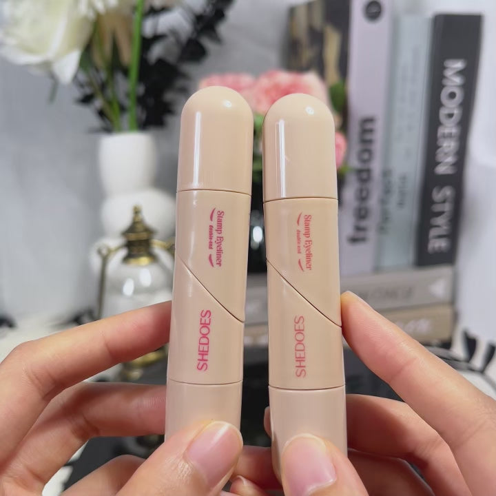 Eye-Liner Waterproof Longue Tenue – Trait Net & Précis